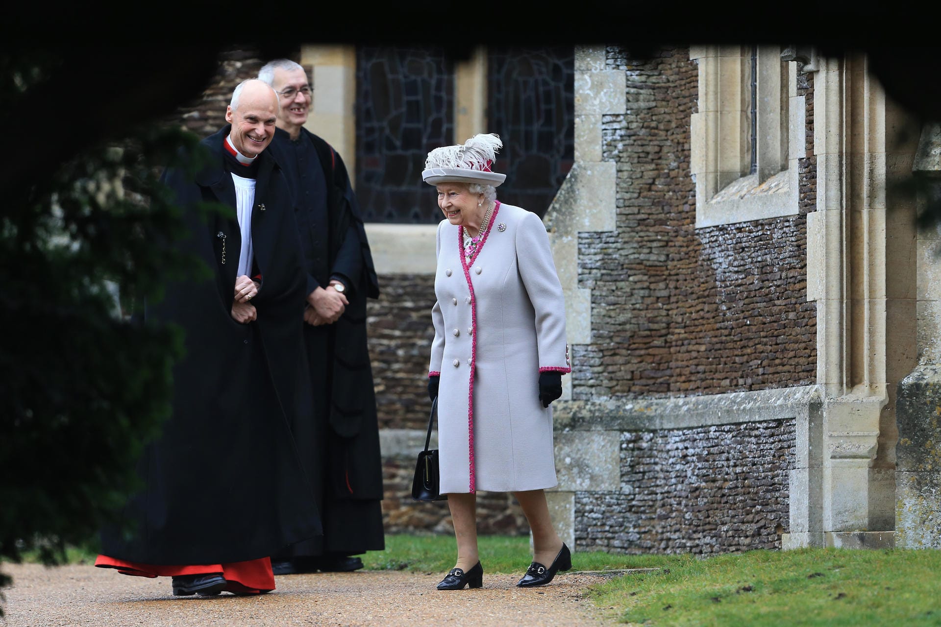 Queen Elizabeth II.: Die Monarchin verlässt die St.-Mary-Magdalene-Kirche in Sandringham.