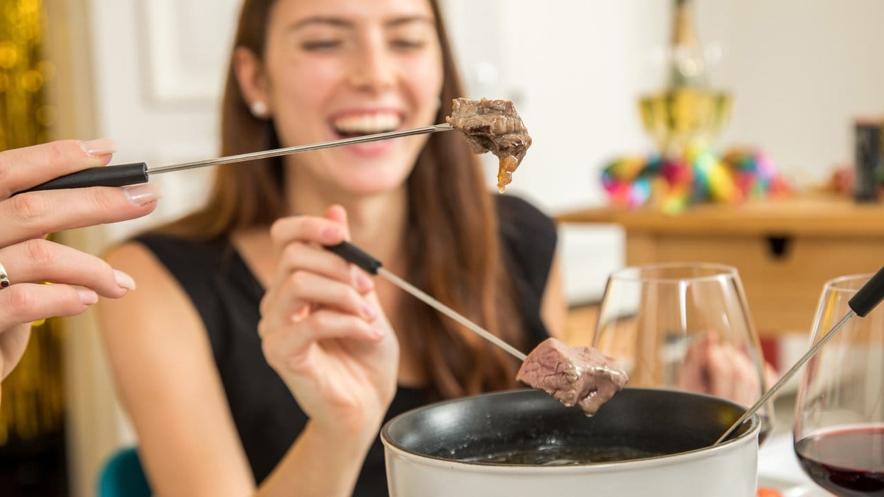 Viel Genuss und Geselligkeit verspricht ein Fondue.