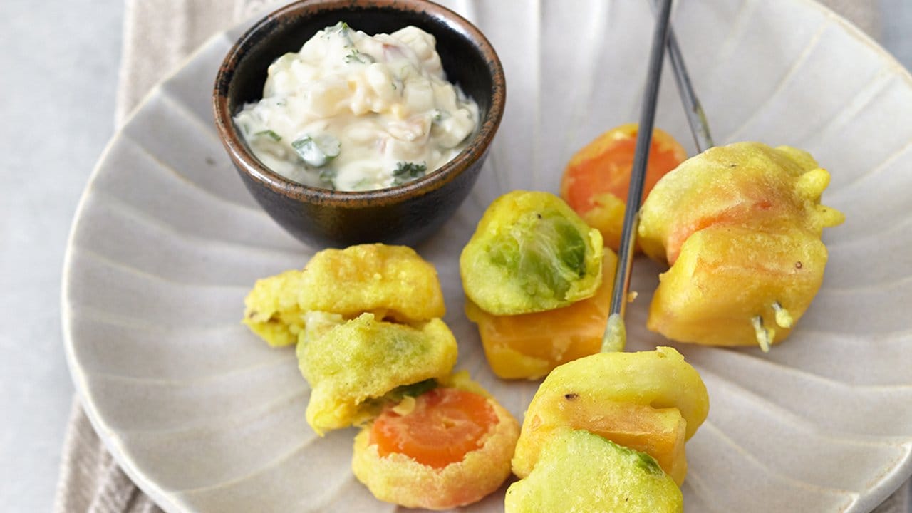 Eine schöne Alternative zu Fleisch ist ein Gemüsefondue, serviert mit Sellerie-Remoulade.