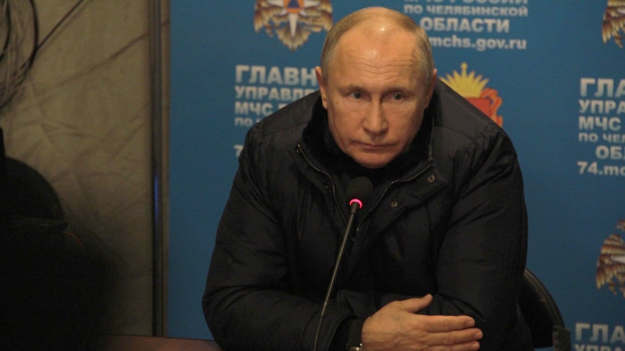 Wladimir Putin, Präsident von Russland, nimmt an einem Treffen von Einsatzkräften teil.