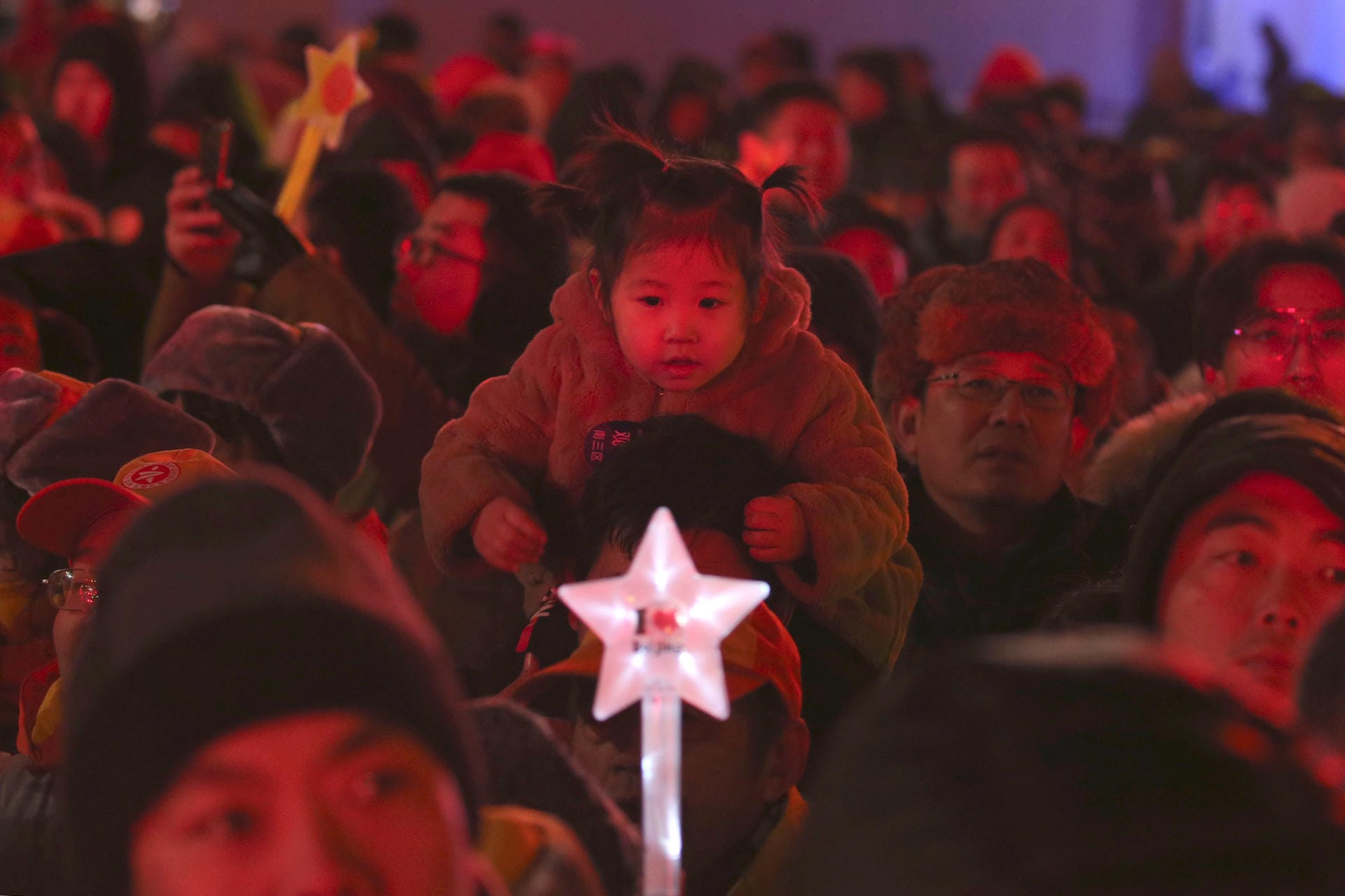 Auch in China begrüßten die Menschen um 17 Uhr unserer Zeit 2019. Die größere Party steigt hier jedoch am 5. Februar. Dann feiern die Chinesen auch nach ihrem Mondkalender das neue Jahr.