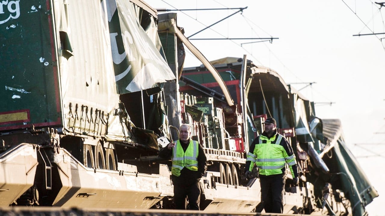 Beschädigter Güterzug nahe der Brücke über den Großen Belt bei Nyborg.