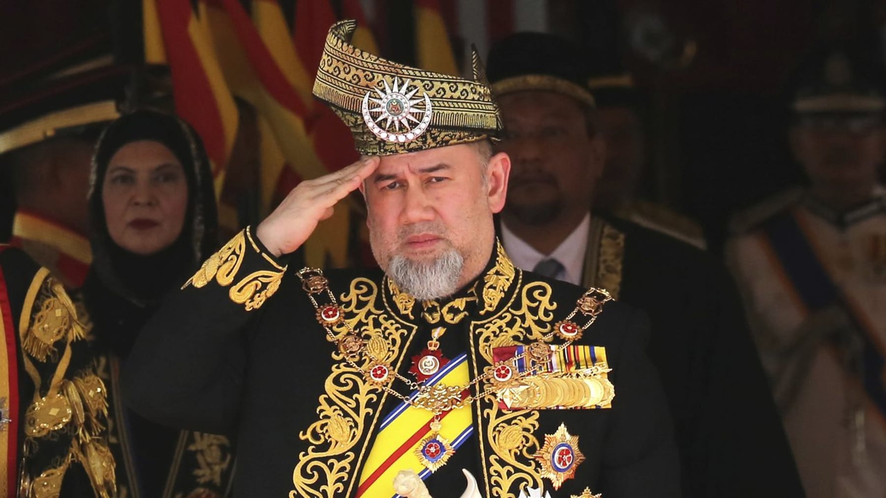 Malaysias Monarch dankt nach MissHochzeit ab