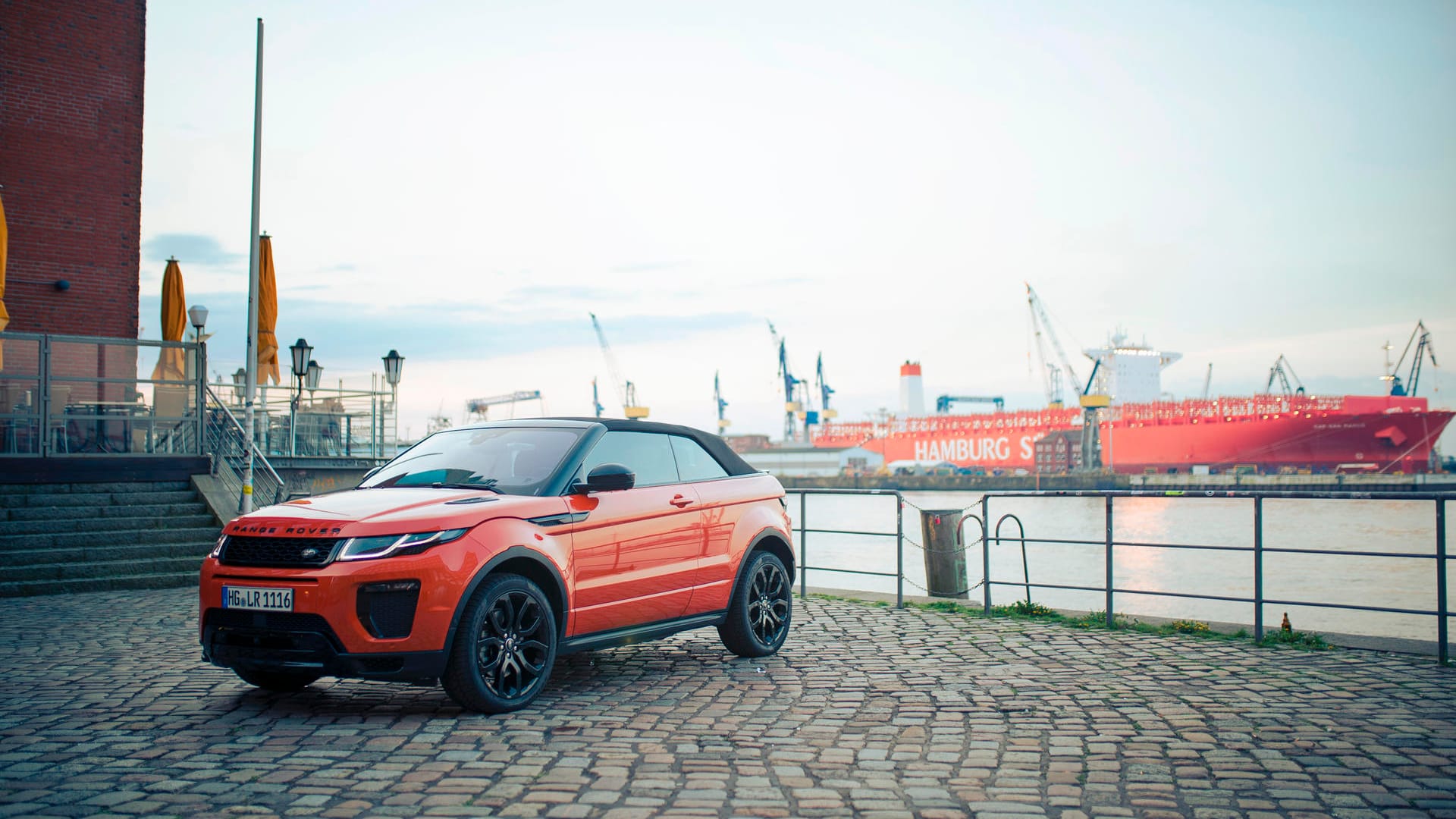 Range Rover Evoque: Autos wie das SUV haben derzeit kein leichtes Spiel auf dem britischen Automarkt. Der sportliche Offroader wird in Halewood gefertigt.