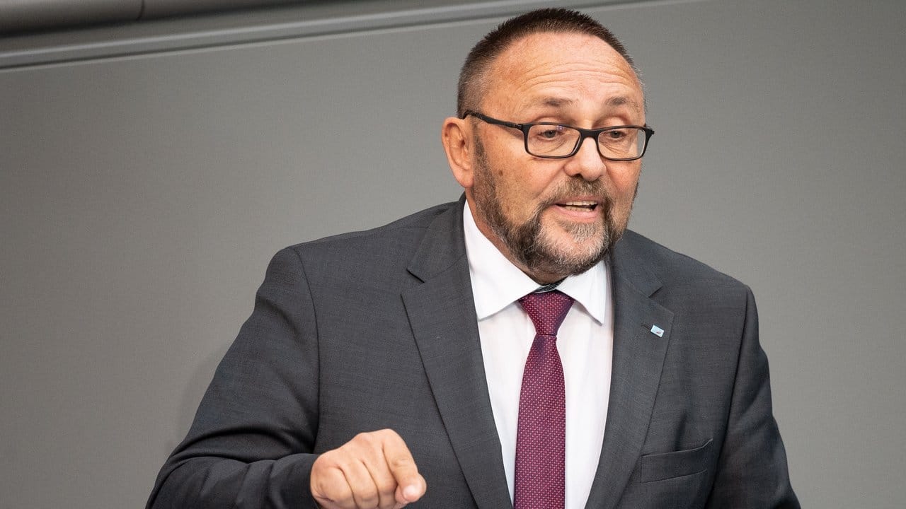 Nach Angaben der Bremer AfD wurde Magnitz von drei Vermummten attackiert. Nach Angaben der Bremer AfD wurde Magnitz von drei Vermummten attackiert.