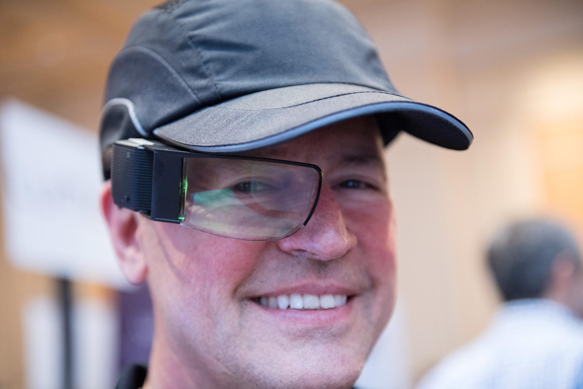 Die smarte Brille MotoHUD von Digilens: Die Technik lässt sich etwa in Brillen einbauen, aber auch in Helme für Rad- oder Motorradfahrer.