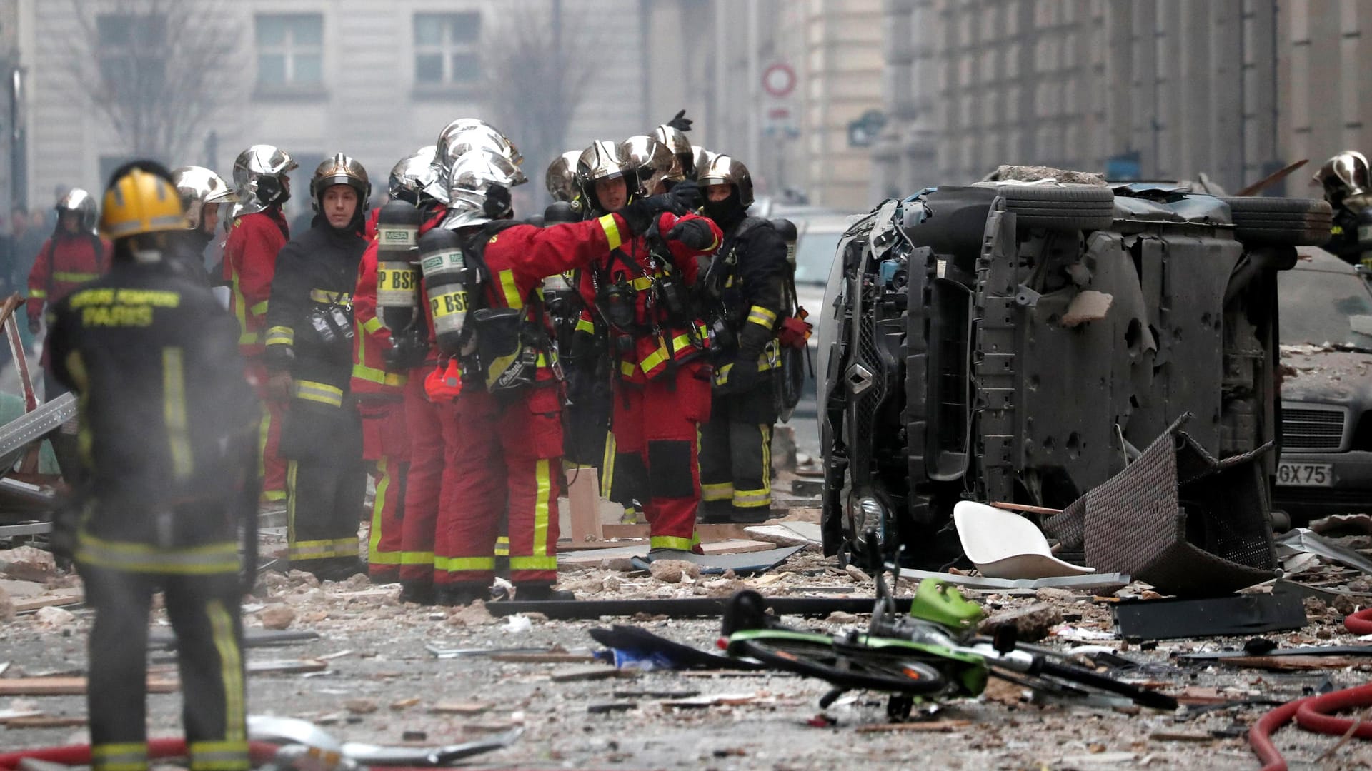 Feuerwehrmänner in der Rue Trévise