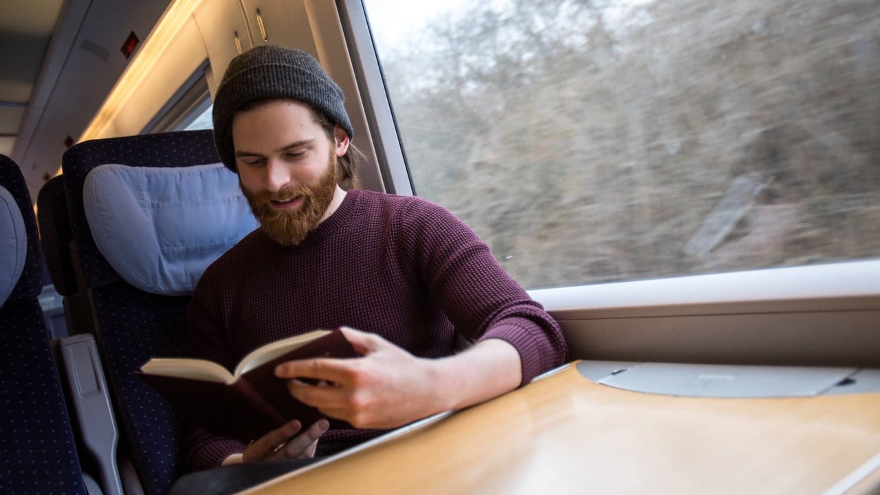 Die Literatur zur Vorlesung auf einer Zugfahrt durcharbeiten: Das fällt denjenigen leichter, die schnell lesen können.