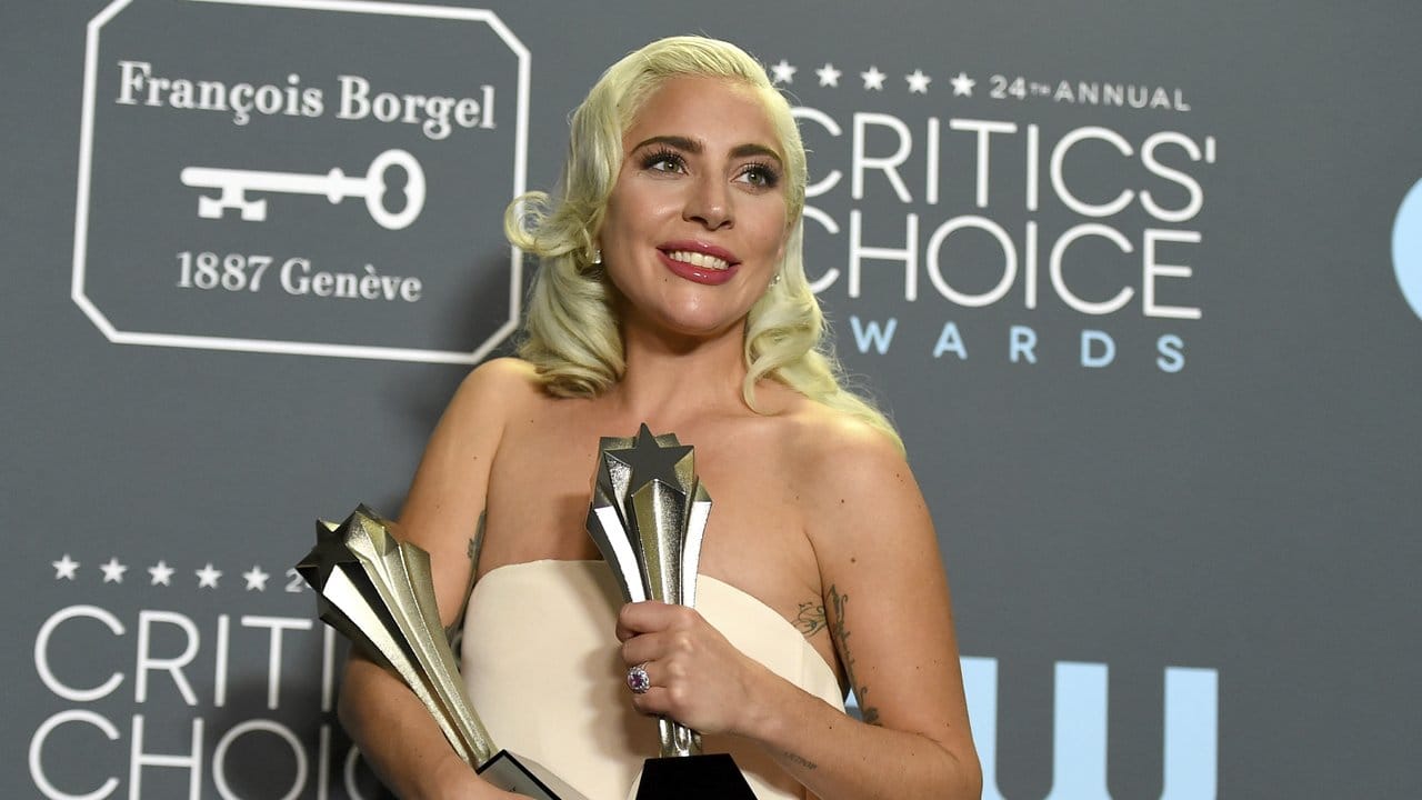 Lady Gaga wurde bei den Critics' Choice Awards zweimal ausgezeichnet.