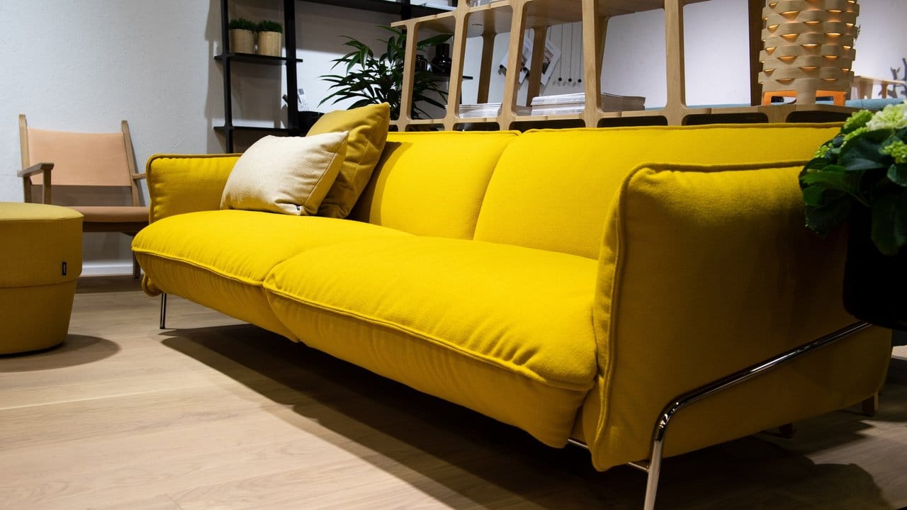 Sonniges Gelb ist eine der Trendfarben für Sitzmöbel auf der Möbelmesse IMM in Köln.