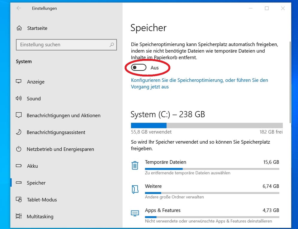 Hier bietet Windows die Option "Speicheroptimierung". Aktivieren Sie die Einstellung.