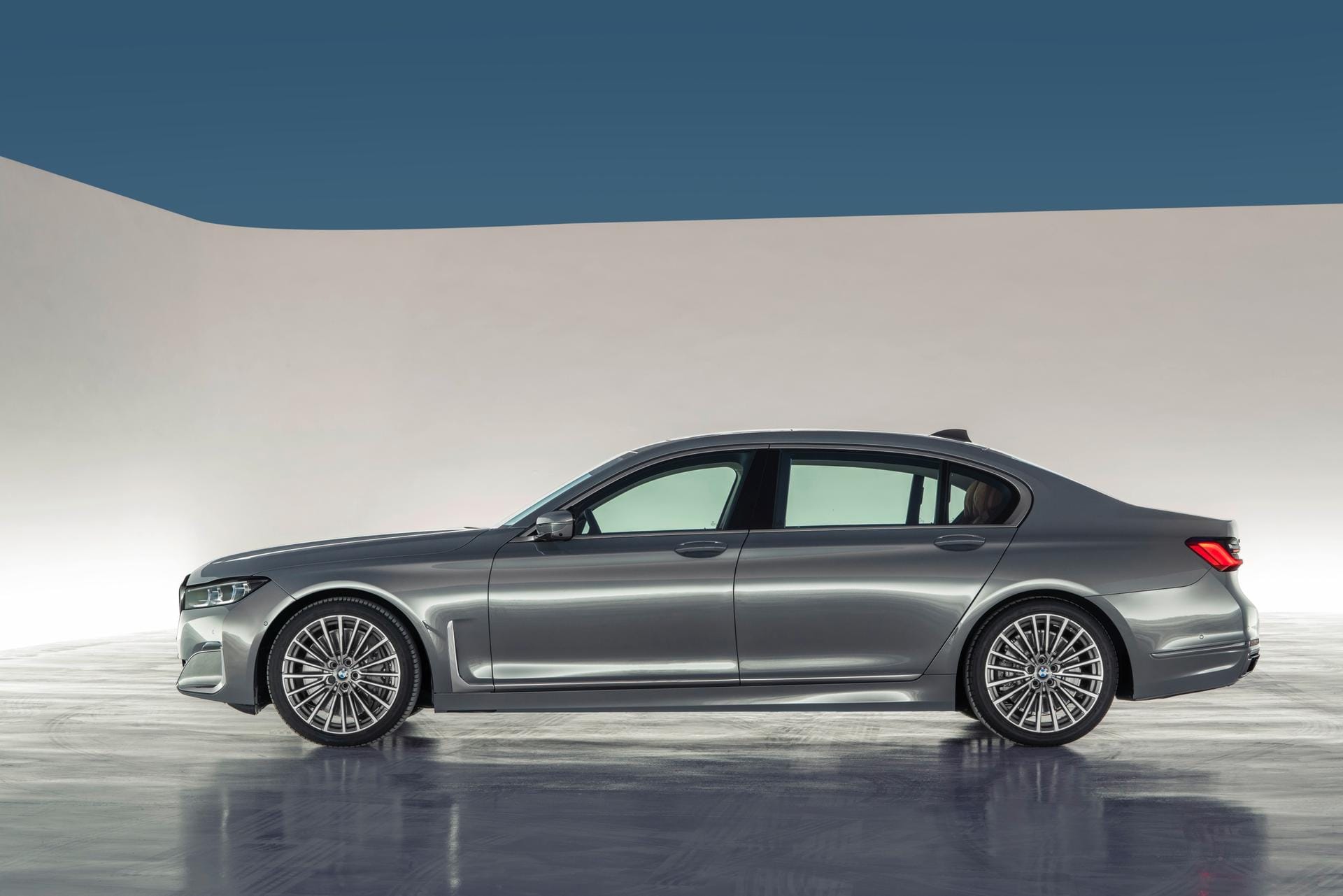 Die Langversion: Wie bisher, wird es den BMW 7er in zwei Radstand-Versionen geben.