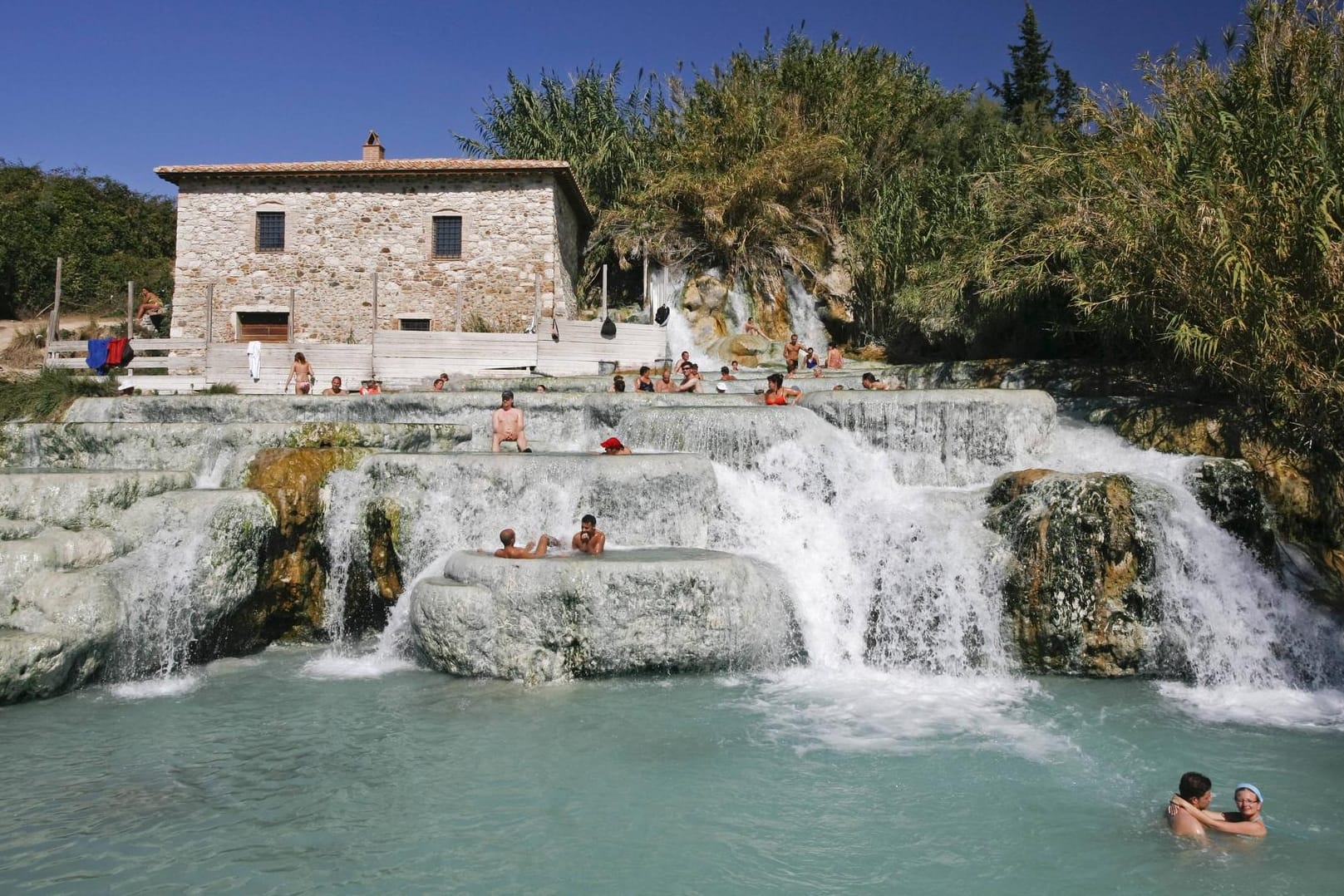 Saturnia: Ausspannen im Schwefelthermalbad Cascate del Mulino.