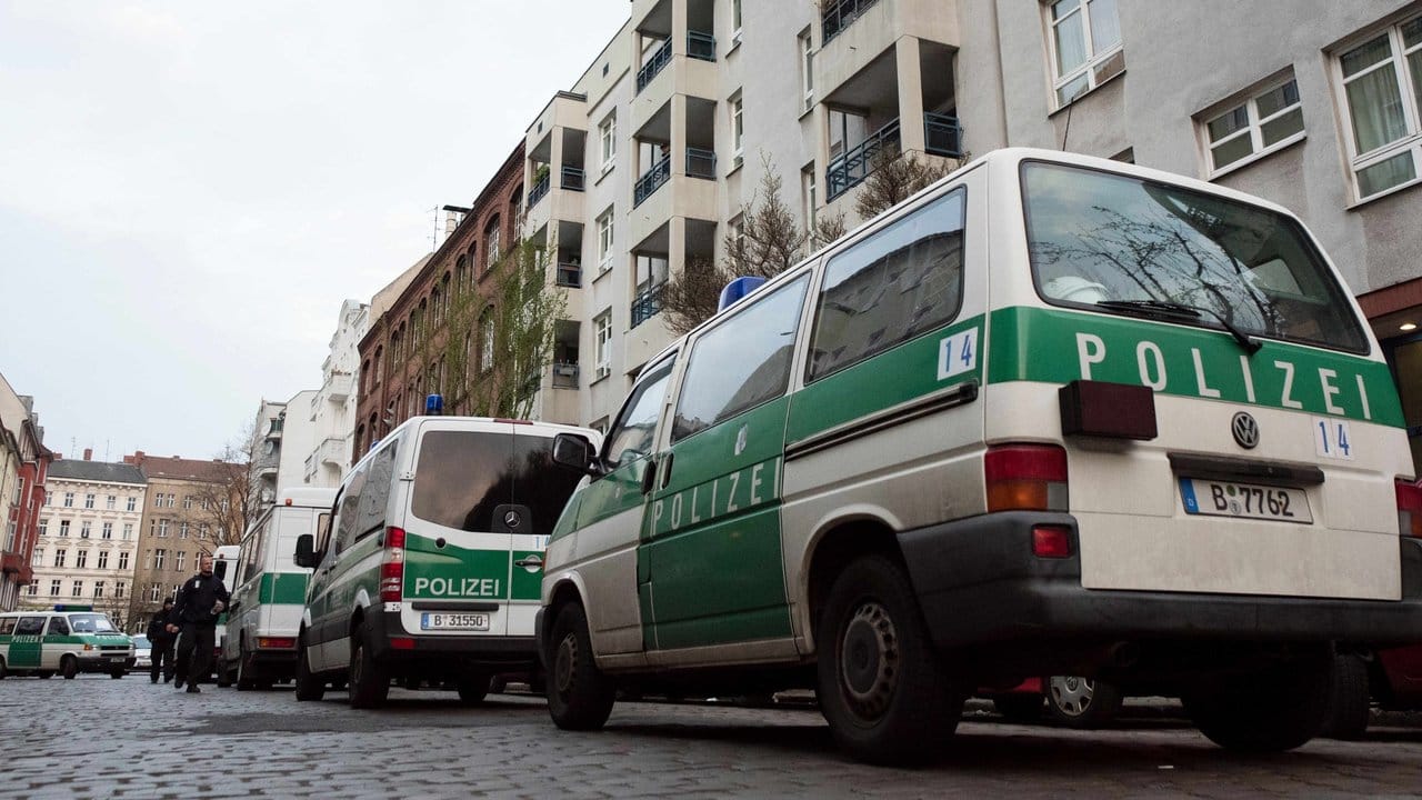 Großeinsatz in Berlin gegen eine mutmaßlich kriminelle arabische Großfamilie.