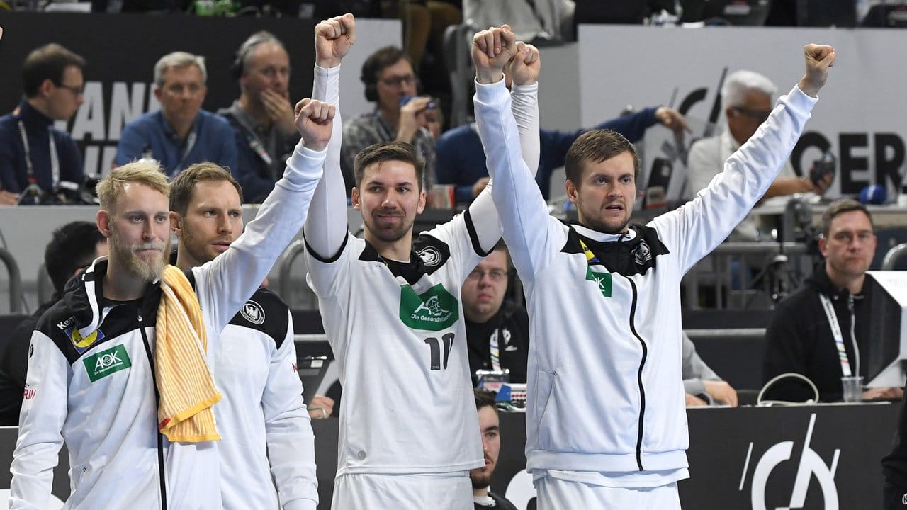 Deutschland gewinnt 24:19 gegen Island.