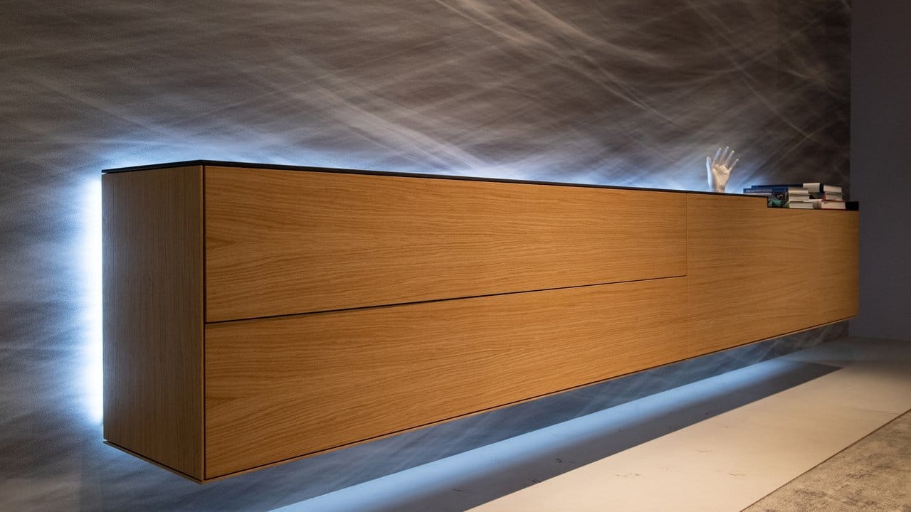 Beliebt sind aufs Wesentliche reduzierte Möbel, wie das Sideboard von Piure auf der Kölner Möbelmesse.
