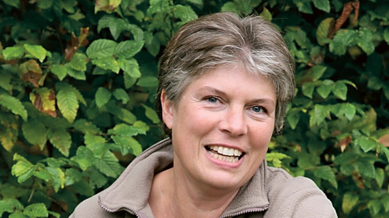 Brigitte Kleinod hat Fachbücher zum rückenfreundlichen Gärtnern und zu Hochbeeten geschrieben.