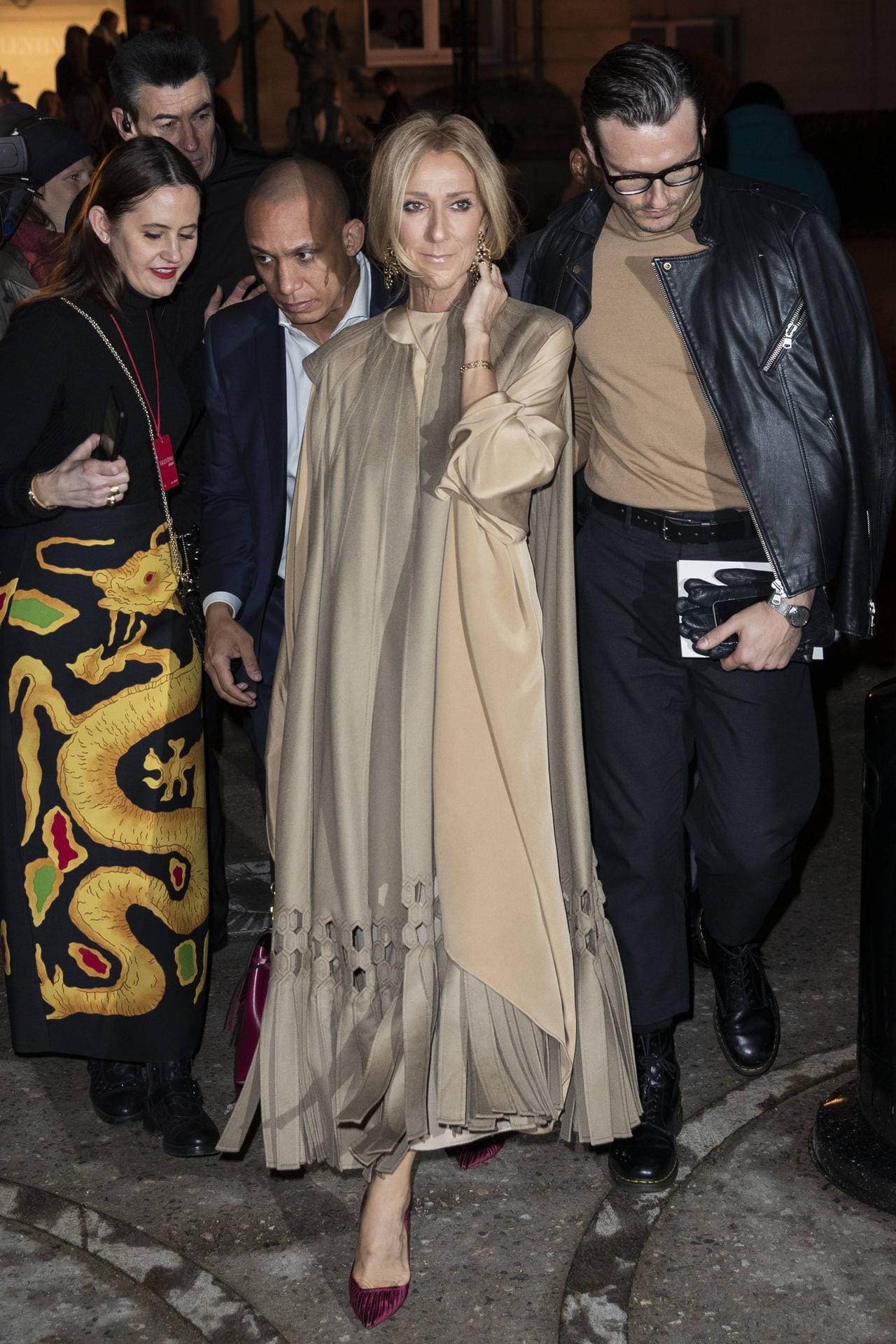 Paris Fashion Week Celine Dion auf dem Weg zur Valentino Modenschau Celine Dion et Pepe Munoz CELE