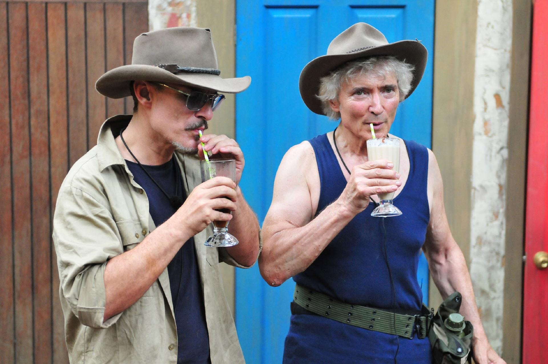 Chris Töpperwien und Peter Orloff: Die beiden freuten sich über ihre Getränke.