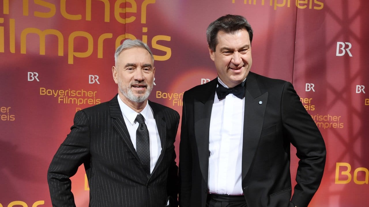 Roland Emmerich und Markus Söder: Der Regisseur wird mit dem Ehrenpreis des bayerischen Ministerpräsidenten ausgezeichnet.