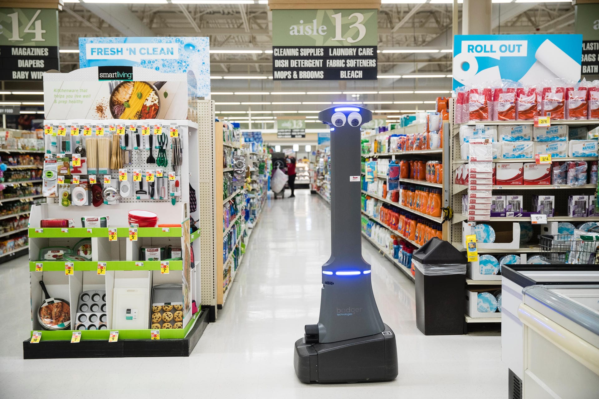 Der Roboter "Marty" soll im Supermarkt zum Einsatz kommen. Dort soll er eigenständig den Boden wischen und überprüfen, ob Regale wieder befüllt werden müssen.