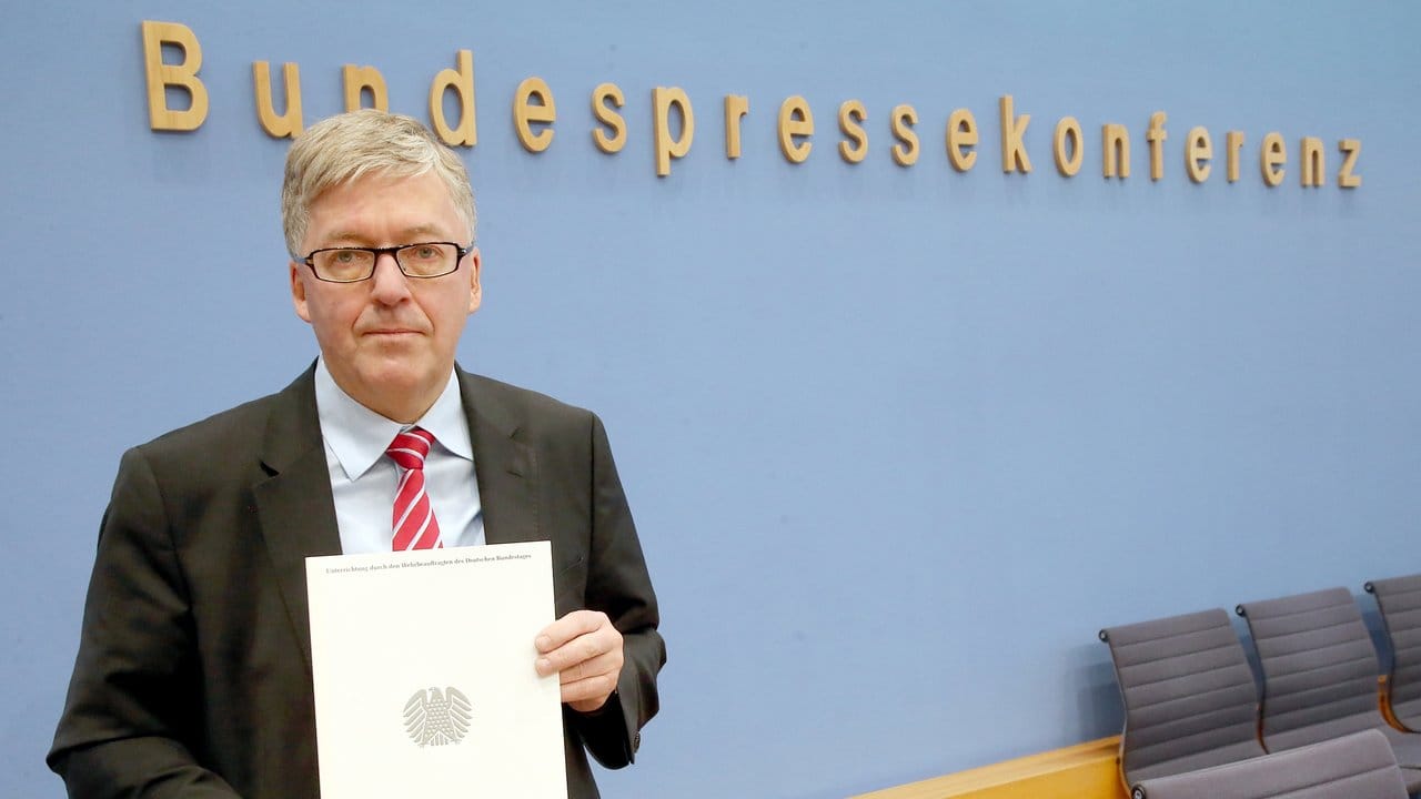 "Das System der Mangelbewirtschaftung besteht in allen Bereichen fort", so Hans-Peter Bartels, Wehrbeauftragter des Deutschen Bundestages bei der Vorstellung des Jahresberichts für 2018.