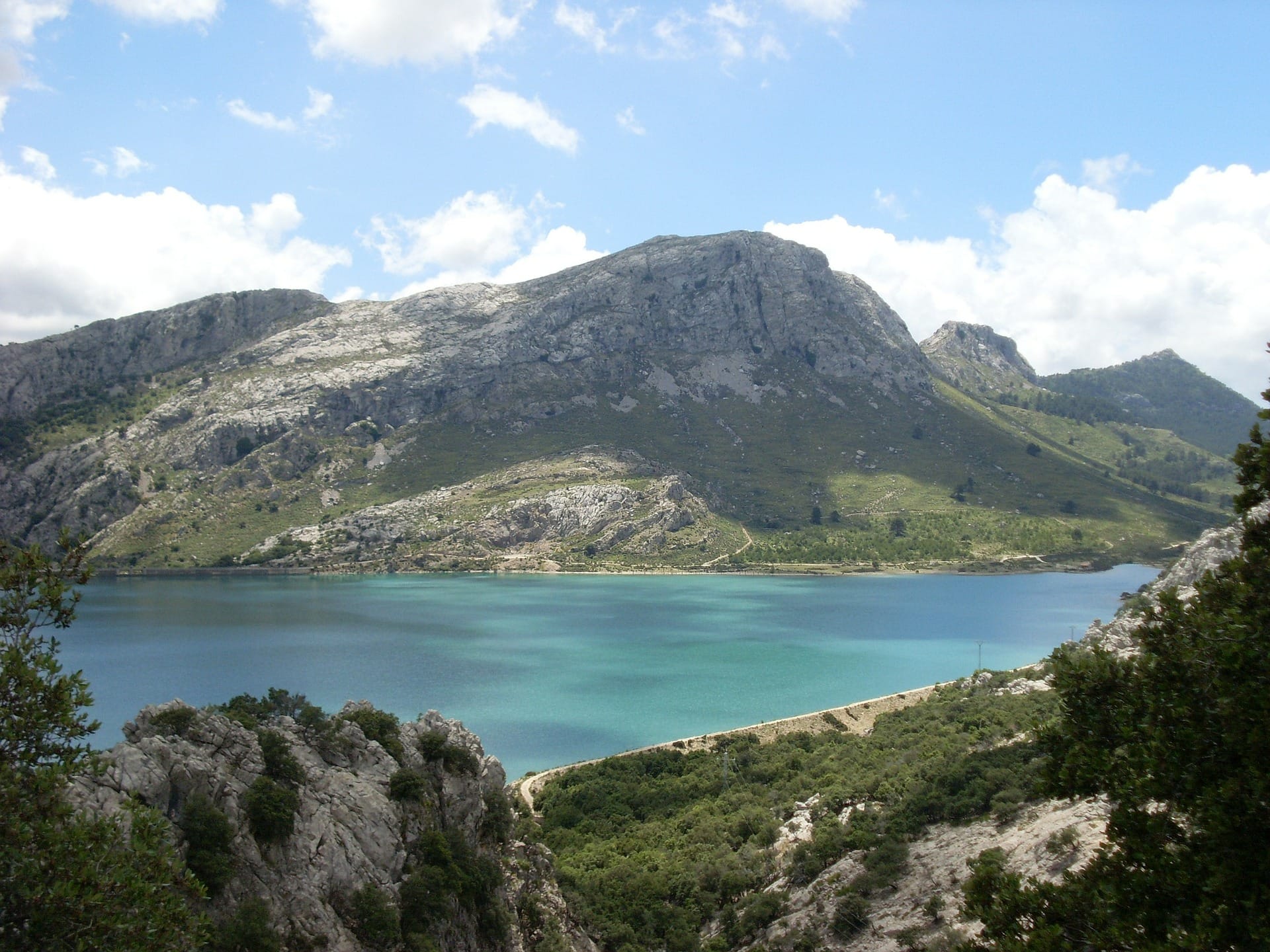 Stausee in Mallorca: Die künstlich gestauten Seen Cúber und Gorg Blau dienen Mallorca als Trinkwasserreserve.
