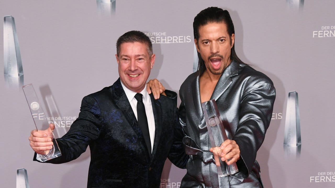 Sie tanzen den Deutschen Fernsehpreis: Die "Let's Dance"-Juroren Joachim Llambi (l) und Jorge González. Sie tanzen den Deutschen Fernsehpreis: Die "Let's Dance"-Juroren Joachim Llambi (l) und Jorge González.