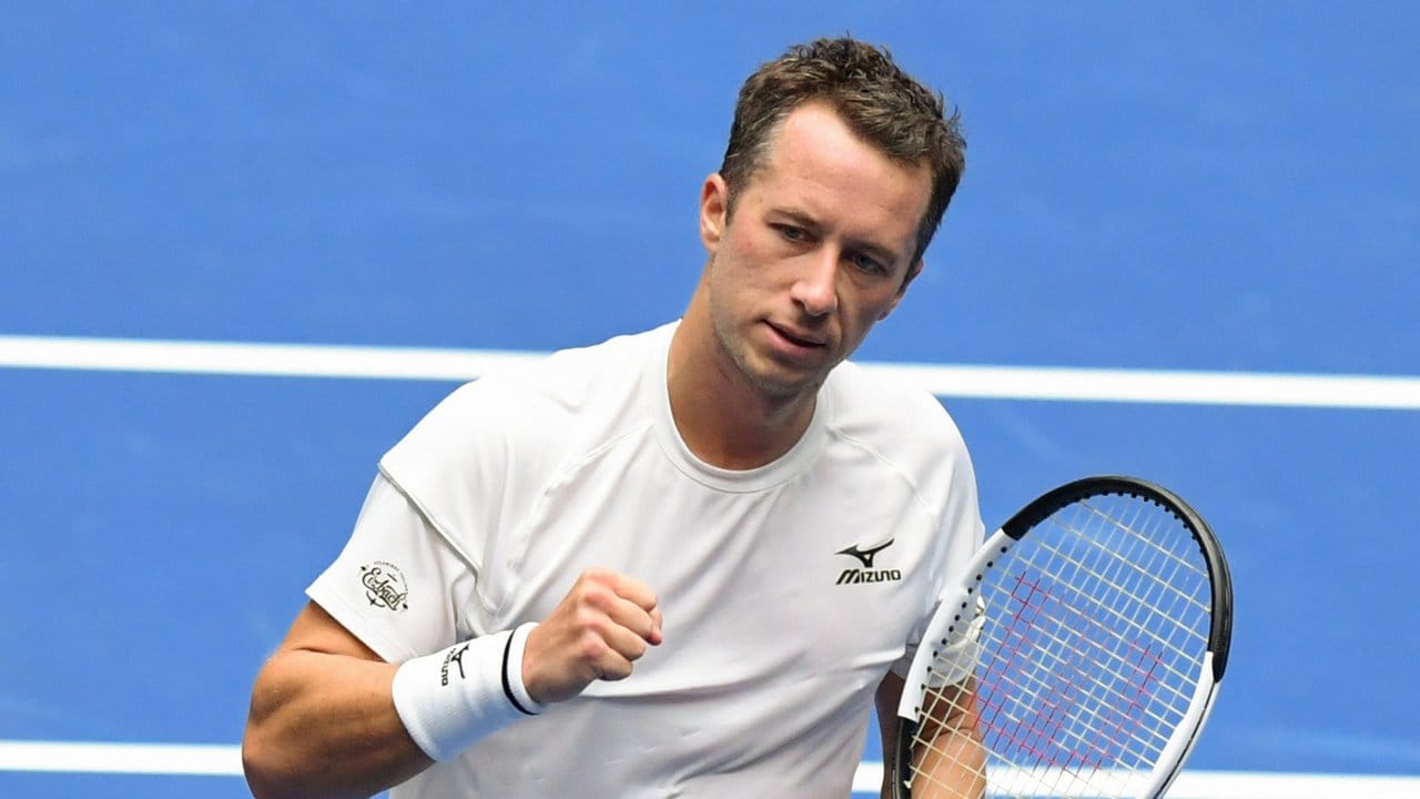 Philipp Kohlschreiber hat sich im ersten Einzel gegen den Ungarn Zsombor Piros durchgesetzt. Philipp Kohlschreiber hat sich im ersten Einzel gegen den Ungarn Zsombor Piros durchgesetzt.