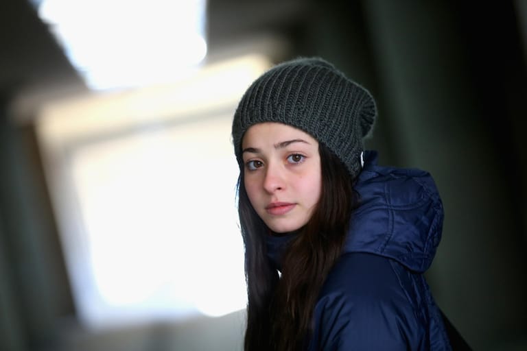 Yusra Mardini: Die 20-Jährige ist während der Flüchtlingskrise aus Syrien geflohen. Auf dem Flüchtlingsboot sind die Motoren ausgefallen. Die Schwimmerin rettete mit ihrer Schwester 18 Menschen, die auf dem Boot waren. Das "Time"-Magazin nahm sie 2016 in die Liste der 30 einflussreichsten jungen Menschen auf.
