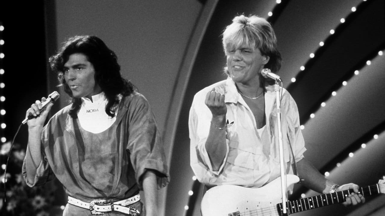 Das deutsche Pop-Duo "Modern Talking" mit Thomas Anders (l) und Dieter Bohlen bei einem Auftritt 1985. Das deutsche Pop-Duo "Modern Talking" mit Thomas Anders (l) und Dieter Bohlen bei einem Auftritt 1985.