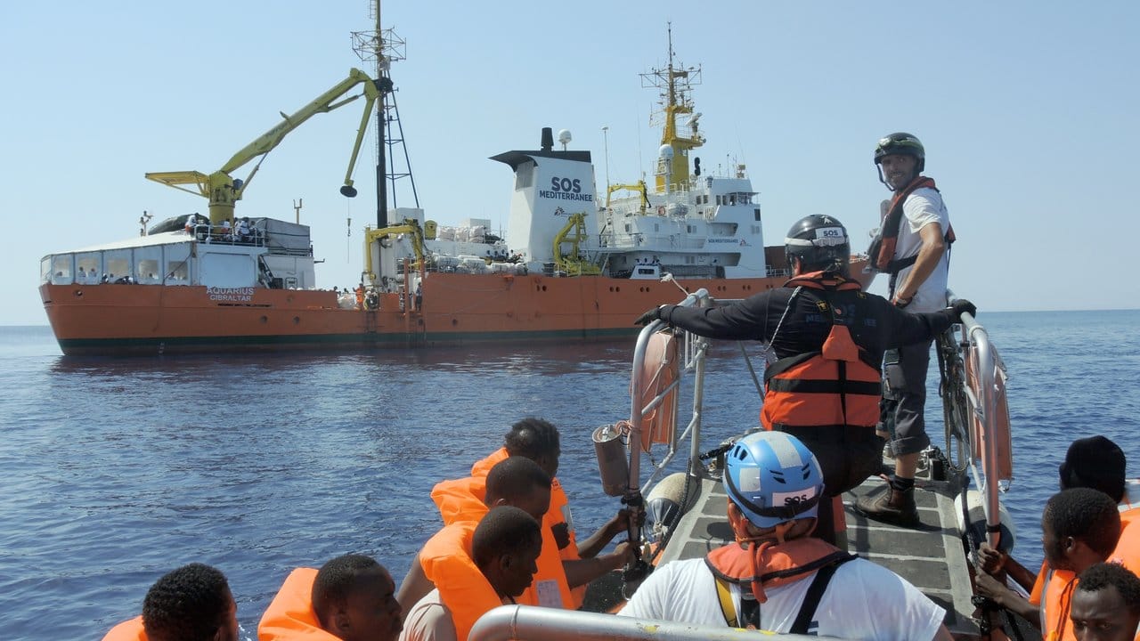 Die Arbeit der Seenotretter im Mittelmeer wird vor allem von Italien und Malta immer wieder erschwert.
