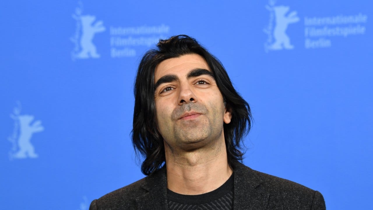 Fatih Akin stellt seinen Horrorfilm "Der goldene Handschuh" auf der Berlinale vor. Fatih Akin stellt seinen Horrorfilm "Der goldene Handschuh" auf der Berlinale vor.