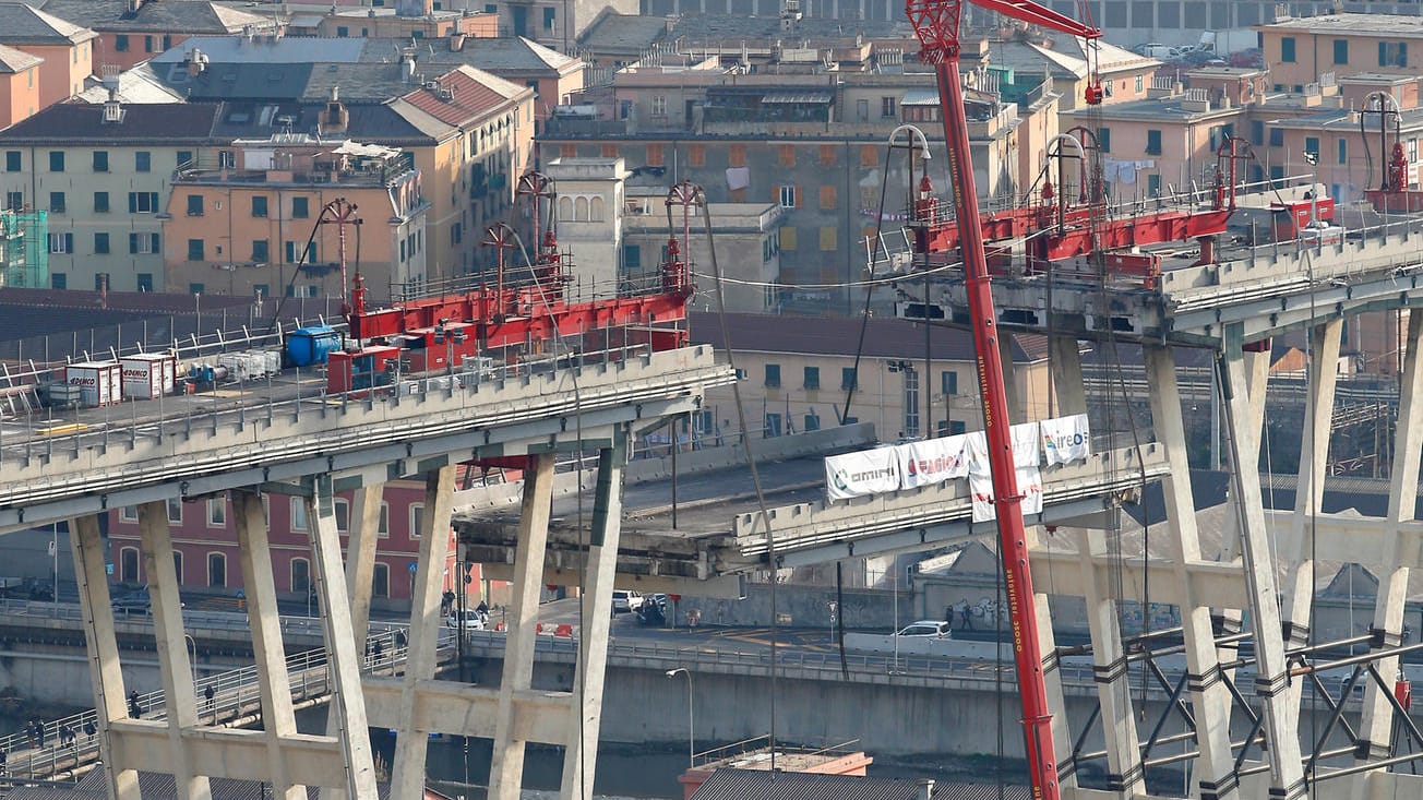 Am 14. August 2018 war der als Morandi-Brücke bekannte Viadukt eingestürzt. Zahlreiche Fahrzeuge wurden in die Tiefe gerissen.