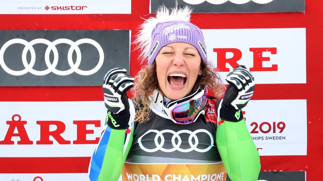 Kann ihr Glück kaum fassen: Weltmeisterin Ilka Stuhec aus Slowenien.