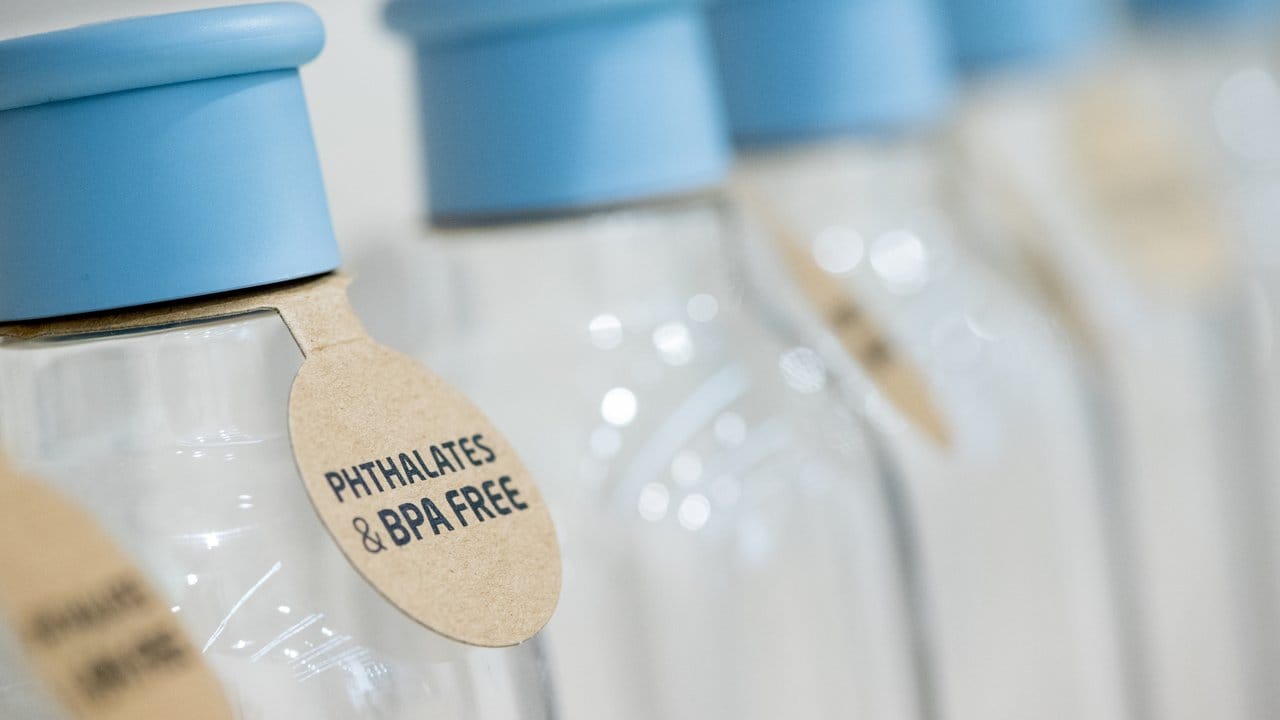 Viele Hersteller auf der Ambiente betonen, dass ihre Trinkflaschen frei von dem hormonellen Schadstoff BPA und den gesundheitsgefährdenden Kunststoff-Weichmachern Phthalate sind.