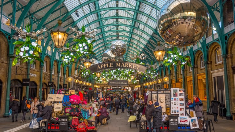 Covent Garden: In den Markthallen von Covent Garden haben sich in den letzten Jahren immer mehr Restaurants und Cafés eingerichtet.