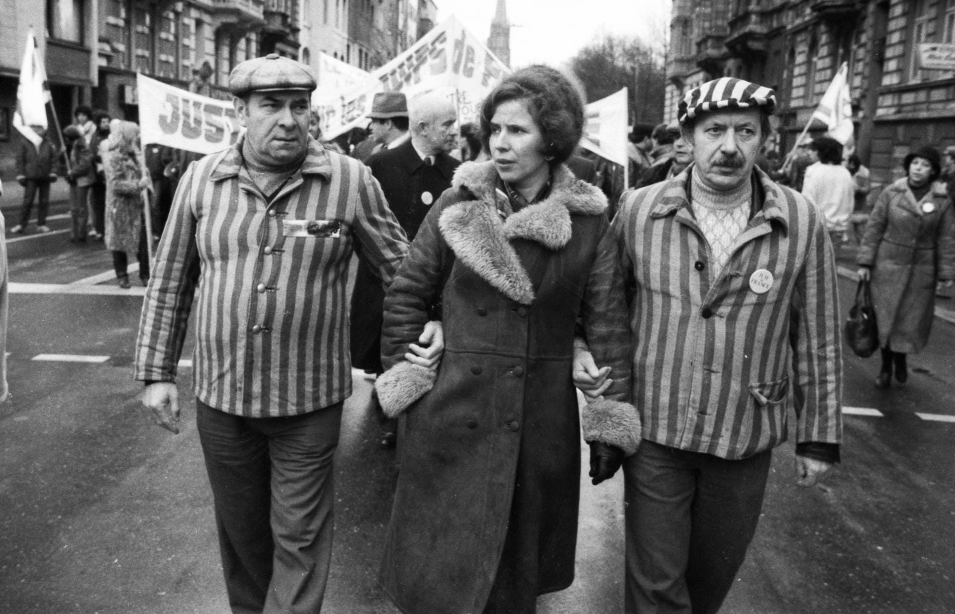 Januar 1980: Für eine Verurteilung des Gestapo- und SS-Mannes Kurt Lischka demonstrierte die Aktivistin auf der Straße.