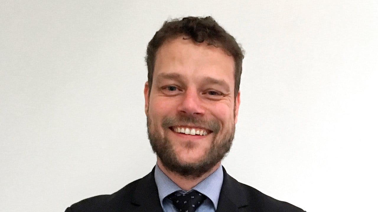 Dirk Ulbricht ist Direktor des Instituts für Finanzdienstleistungen (iff) in Hamburg. Dirk Ulbricht ist Direktor des Instituts für Finanzdienstleistungen (iff) in Hamburg.