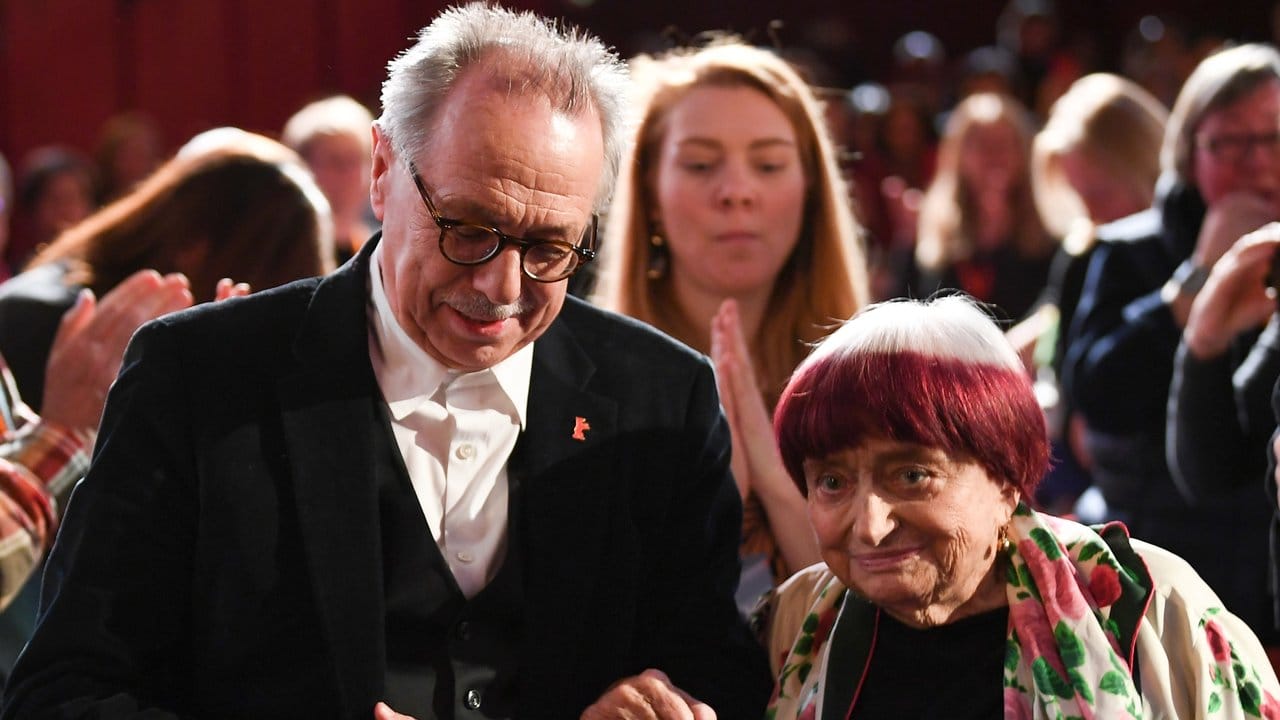 Berlinale-Chef Dieter Kosslick und Film-Ikone Agnès Varda. Berlinale-Chef Dieter Kosslick und Film-Ikone Agnès Varda.