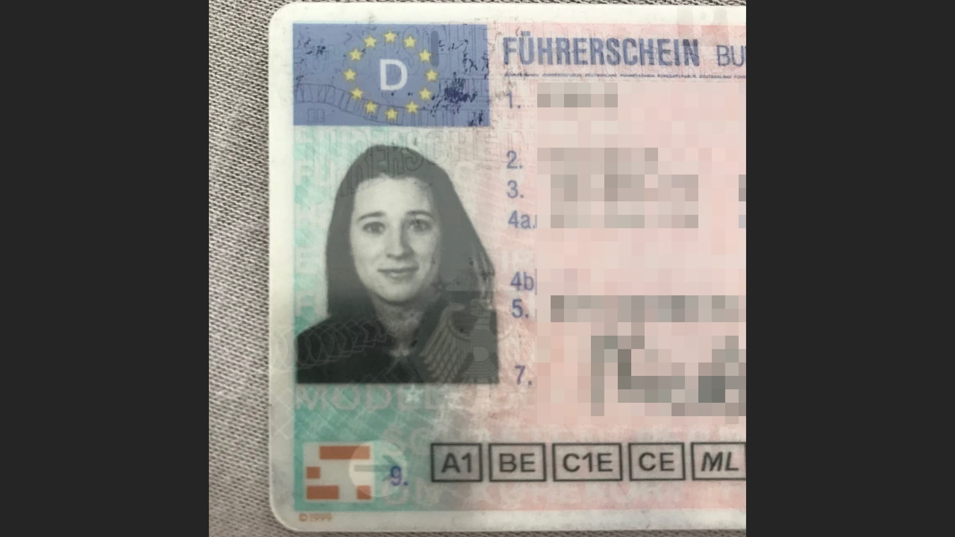 Das Führerscheinfoto von Nicole Ettl.