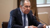 Sergej Lavrow, Außenminister, Russland: Russland ist diesmal "nur" mit dem Außenminister vertreten. Man kann aber sicher sein, dass der eine kernige Rede halten wird. Darin dürfte es unter anderem um die brandaktuelle Frage gehen, ob nach der beidseitigen Aufkündigung des wichtigen INF-Abrüstungsvertrags durch die USA und Russland ein neues atomares Wettrüsten in Europa bevorsteht.