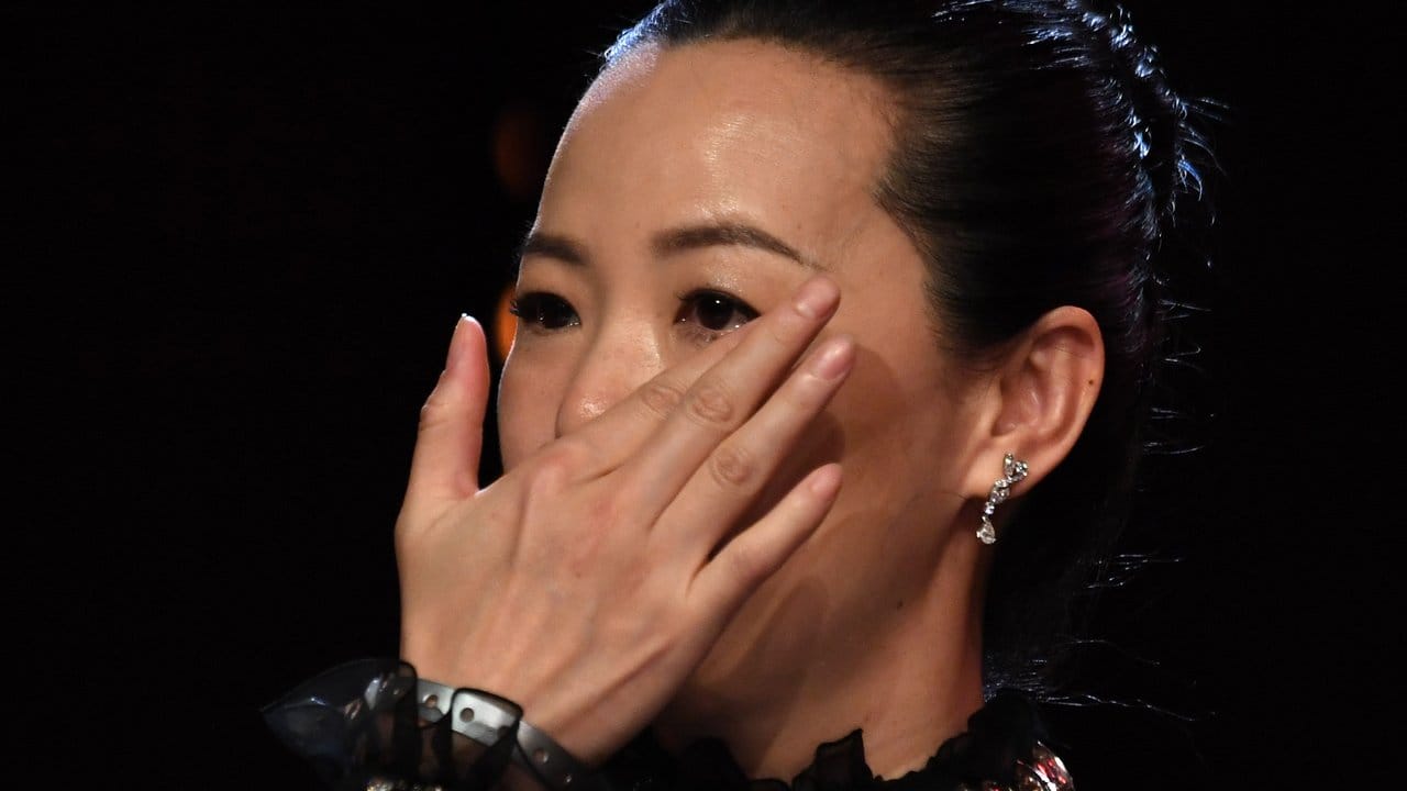 Von Gefühlen überwältigt: Yong Mei ist als beste Darstellerin mit einem Silbernen Bären ausgezeichnet.