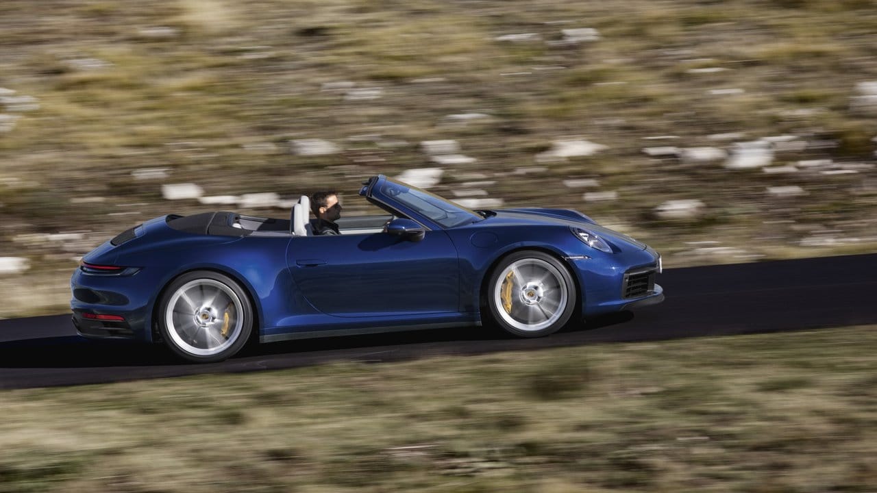 Frischluftsausen: Auch die neue Generation seines Sportwagenklassikers 911 öffnet Porsche wieder.