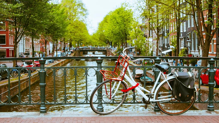 Amsterdam: Die Gästetaxe von sechs Prozent des Übernachtungspreises soll Touristenmassen fernhalten.