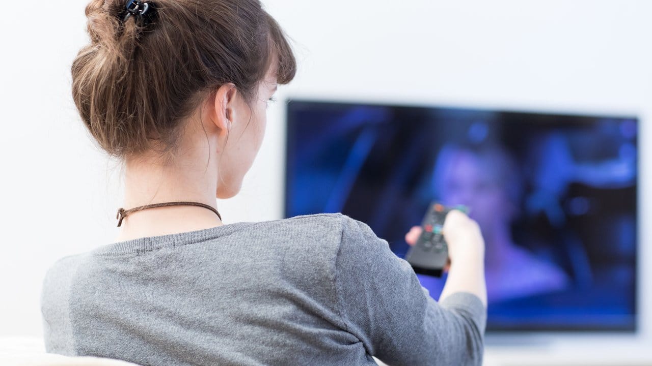 Satellitenfernsehen bietet volle Programmauswahl ohne zwingende laufende Kosten. Satellitenfernsehen bietet volle Programmauswahl ohne zwingende laufende Kosten.