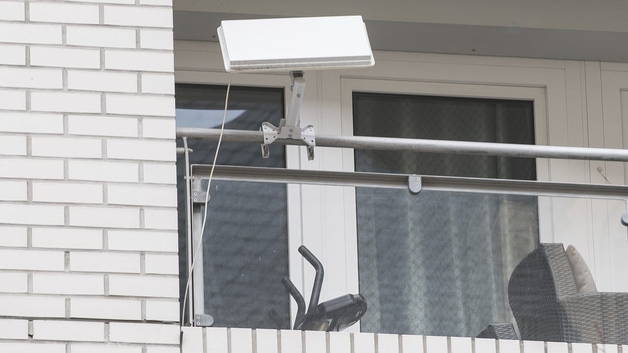 Statt Schüssel: Sat-Antennen gibt es inzwischen auch in kompakteren und unauffälligeren Varianten. Statt Schüssel: Sat-Antennen gibt es inzwischen auch in kompakteren und unauffälligeren Varianten.
