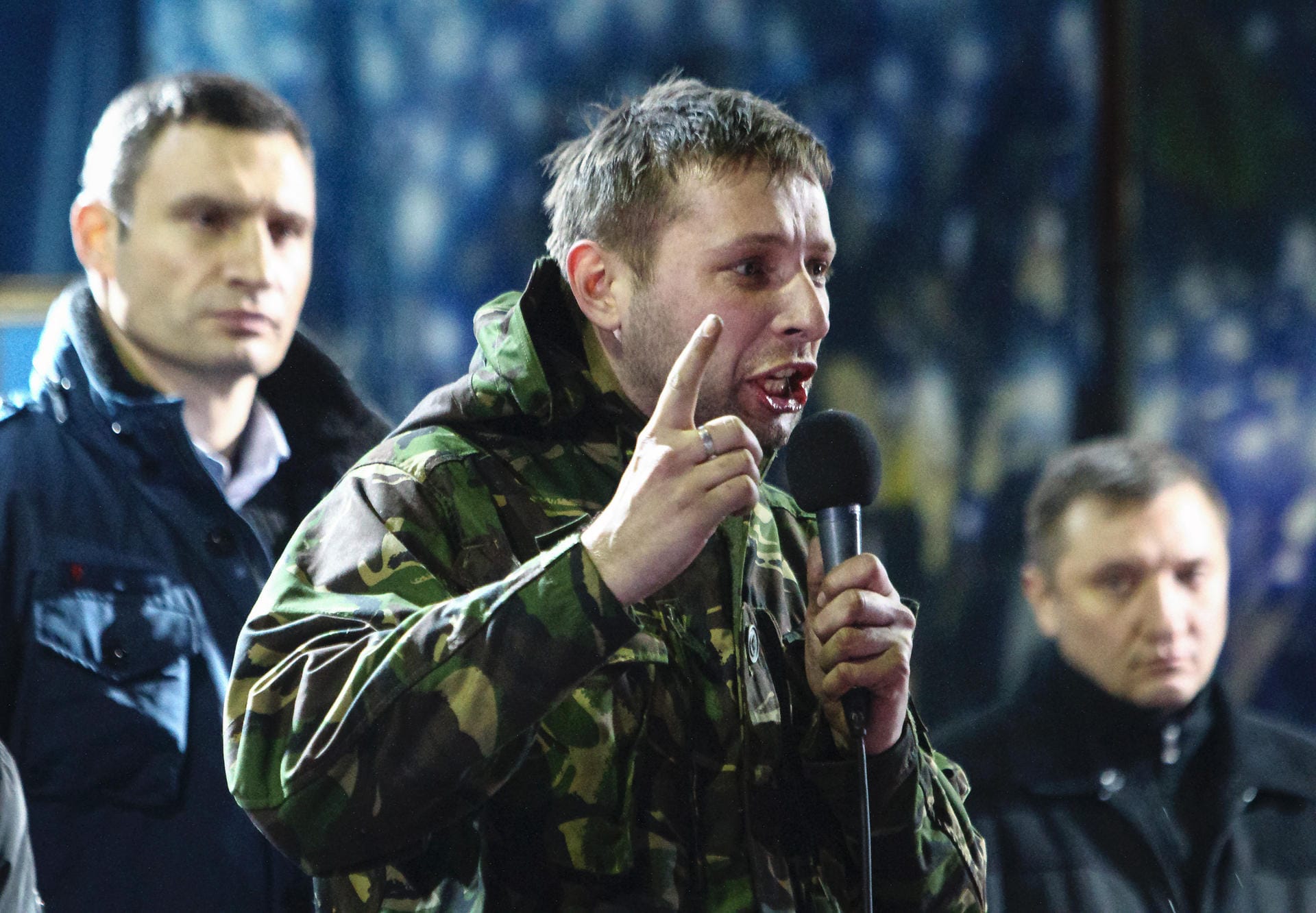 21. Februar 2014: Der Demonstrant Wolodymyr Parasiuk forderte seine Gefährten auf, nicht auf Klitschko und die anderen Politiker zu hören. Stattdessen solle Janukowytsch verjagt werden. Parasiuk gilt als der Mann, der den ehemaligen Präsidenten zur Flucht bewegte.