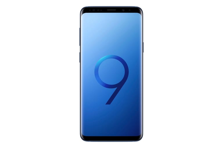 Das Samsung Galaxy S9+ ist genauso groß (6,2 Zoll), hat die gleiche Auflösung (2.960 x 1.440) und ebenfalls einen 3.500 mAh-Akku. Der Speicher fällt mit 256 GB aber noch einmal größer aus. Der Preis: 1.050 Euro.