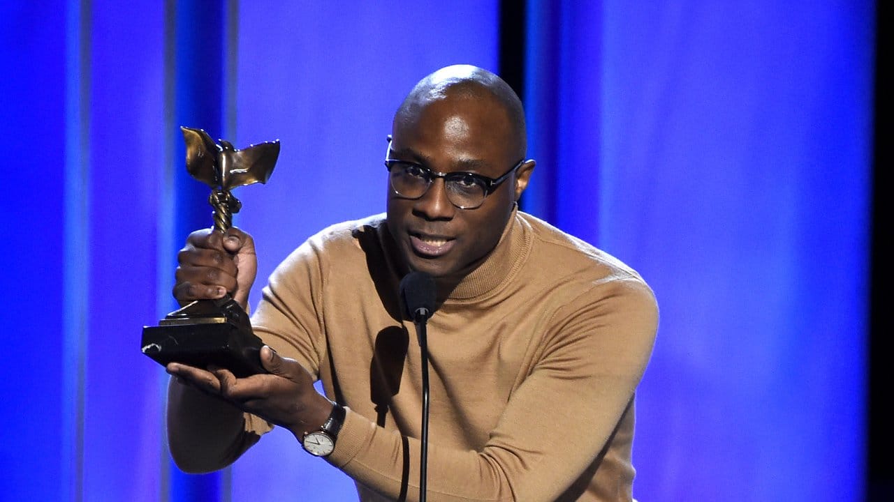 Barry Jenkins nahm die Auszeichnung als bester Regisseur für "If Beale Street Could Talk" entgegen. Barry Jenkins nahm die Auszeichnung als bester Regisseur für "If Beale Street Could Talk" entgegen.